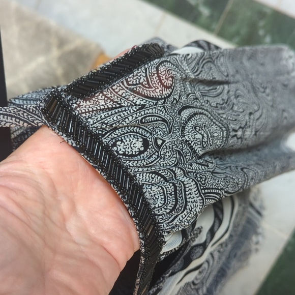 INC Size M Black and White print blouse with shoulder cutout. - Picture 9 of 10